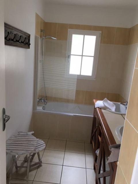 Gite Avec Piscine Privative 莱居永叙尔维 外观 照片